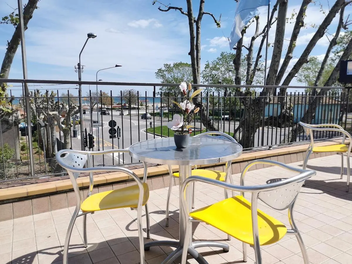 Hotel Ideale Young People Under 40 Rimini