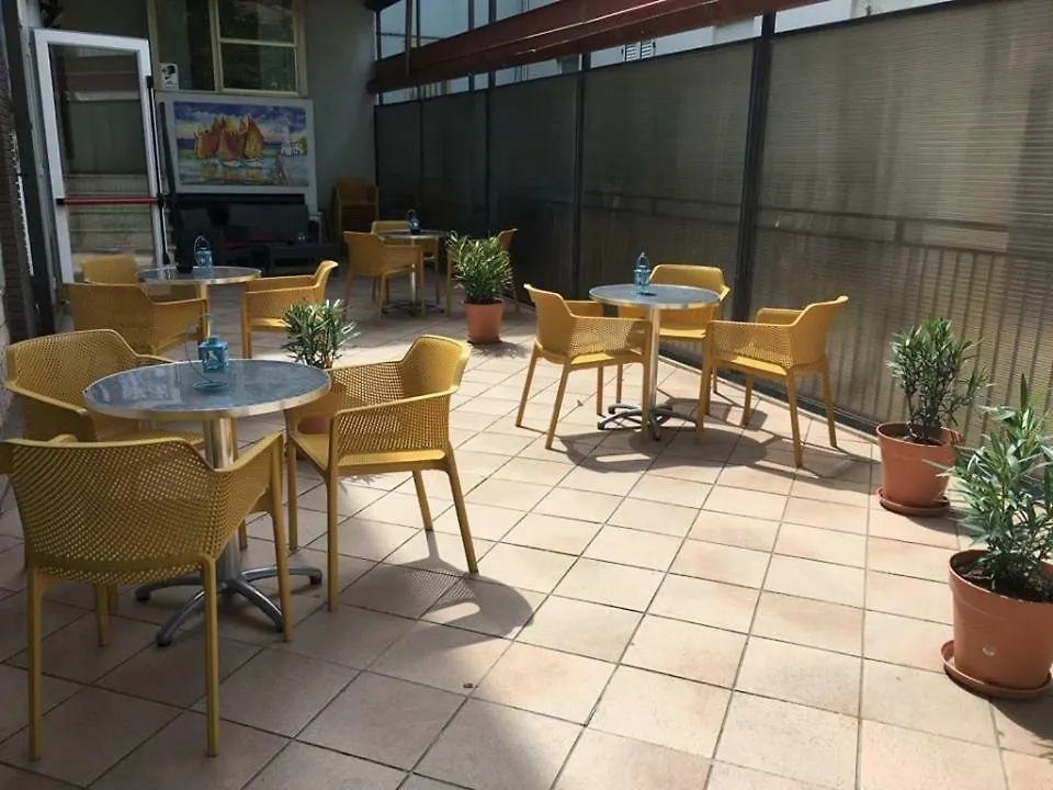 Hotel Ideale Young People Under 40 Rimini
