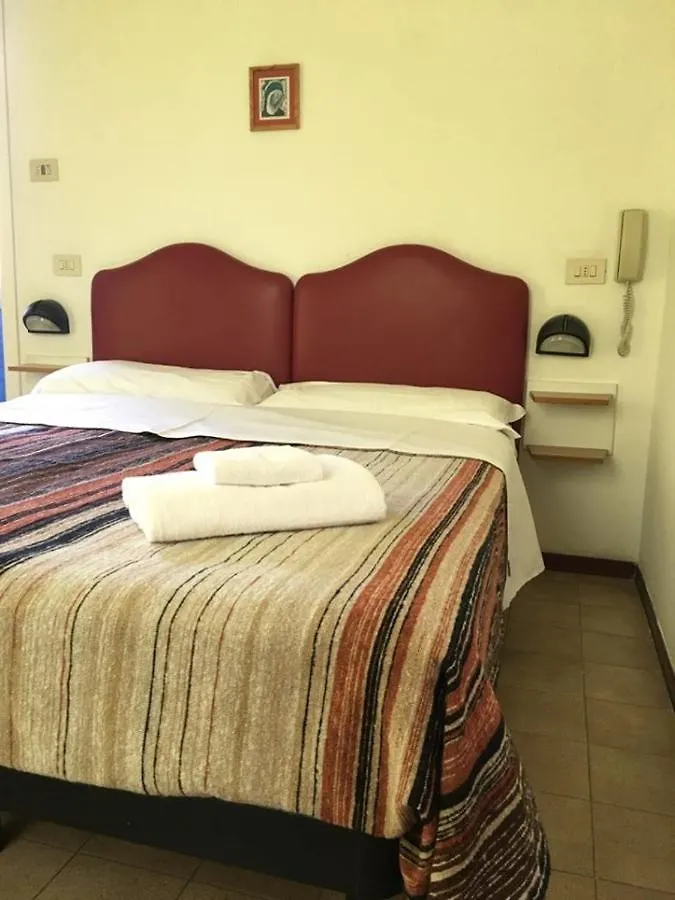 Hotel Ideale Young People Under 40 Rimini