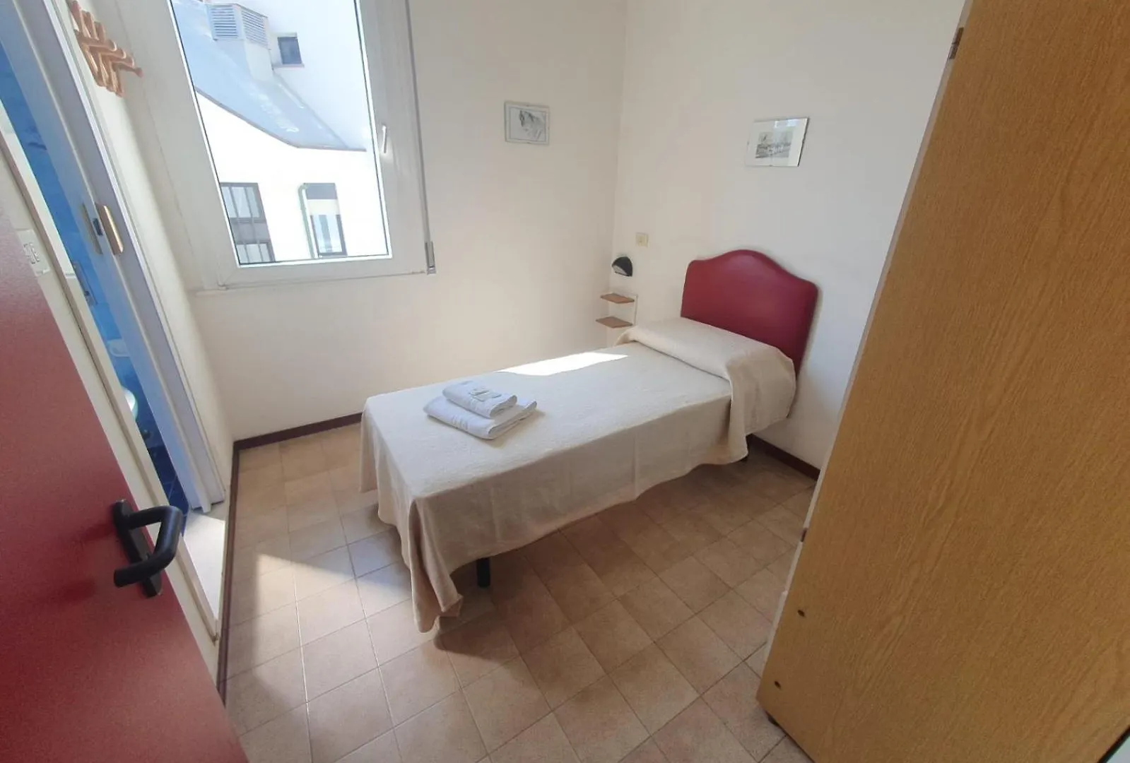 **  Hotel Ideale Young People Under 40 Rimini Italy